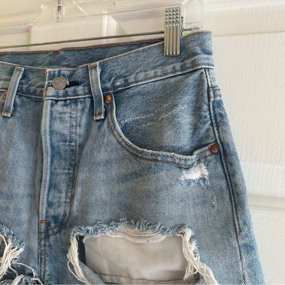 Levi’s High Rise 501 Distressed Ripped Shorts Size 27 - Picture 4 of 7